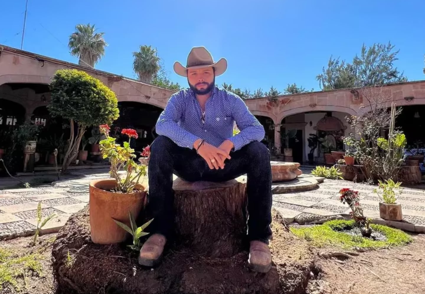 Así luce el interior del rancho El Soyate. (Foto: Instagram @leonardoaguilaroficial)