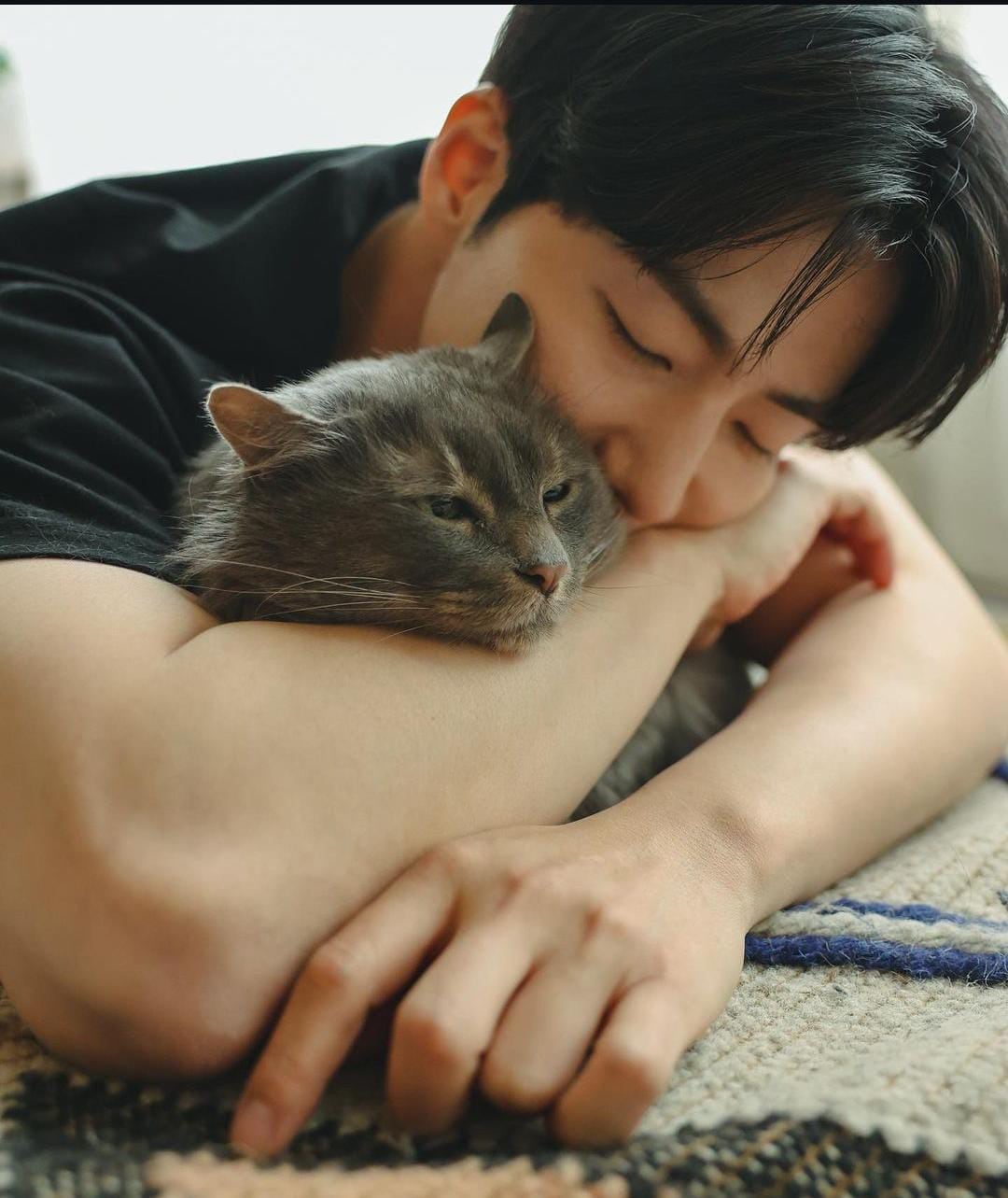 Song Jae Rim tenía un gato que presumía en redes sociales. (Foto: Instagram @jaelim_song)