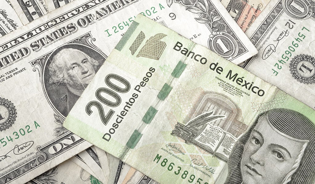 El peso podría regresar a las 15 unidades frente al dólar