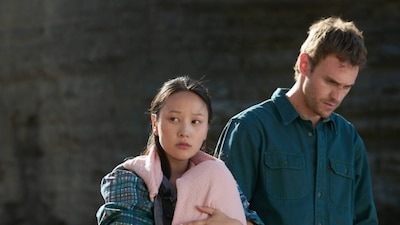 'Los supervivientes' cuenta la historia de un joven que se va de su pueblo luego de la misteriosa muerte de 3 personas. (Foto: Netflix)