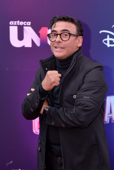 Adal Ramones es el conductor principal de 'La Granja VIP'. (Foto: Cortesía TV Azteca)